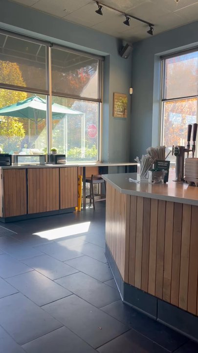 Starbucks - Inside - Coffee & Tea Near Me - Williamsburg, Virginia