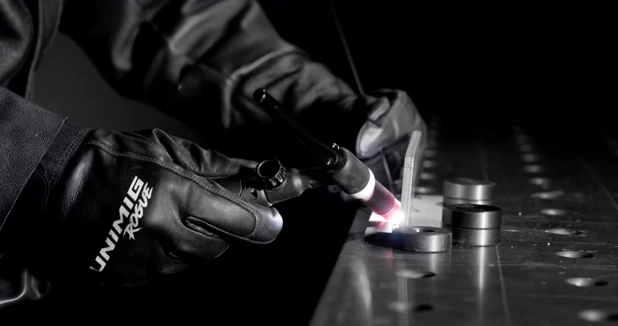 RAZOR ARC 140 Welder | UNIMIG Welding Supplies & Accessories