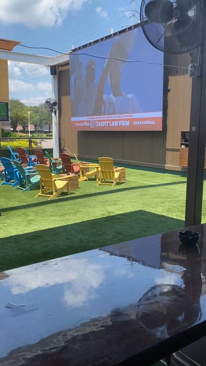 Little Woodrow's Sugar Land - 10/10! Great service by Mya and awesome atmosphere. It was great to watch the Astros while doing a little work in this atmosphere. - Sports Bars Near Me - Sugar Land, Texas