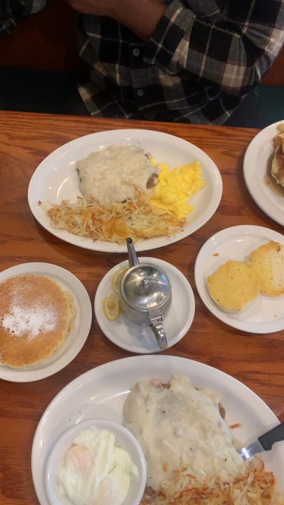 Eli's Golden Apple - American Near Me - Crown Point, Indiana