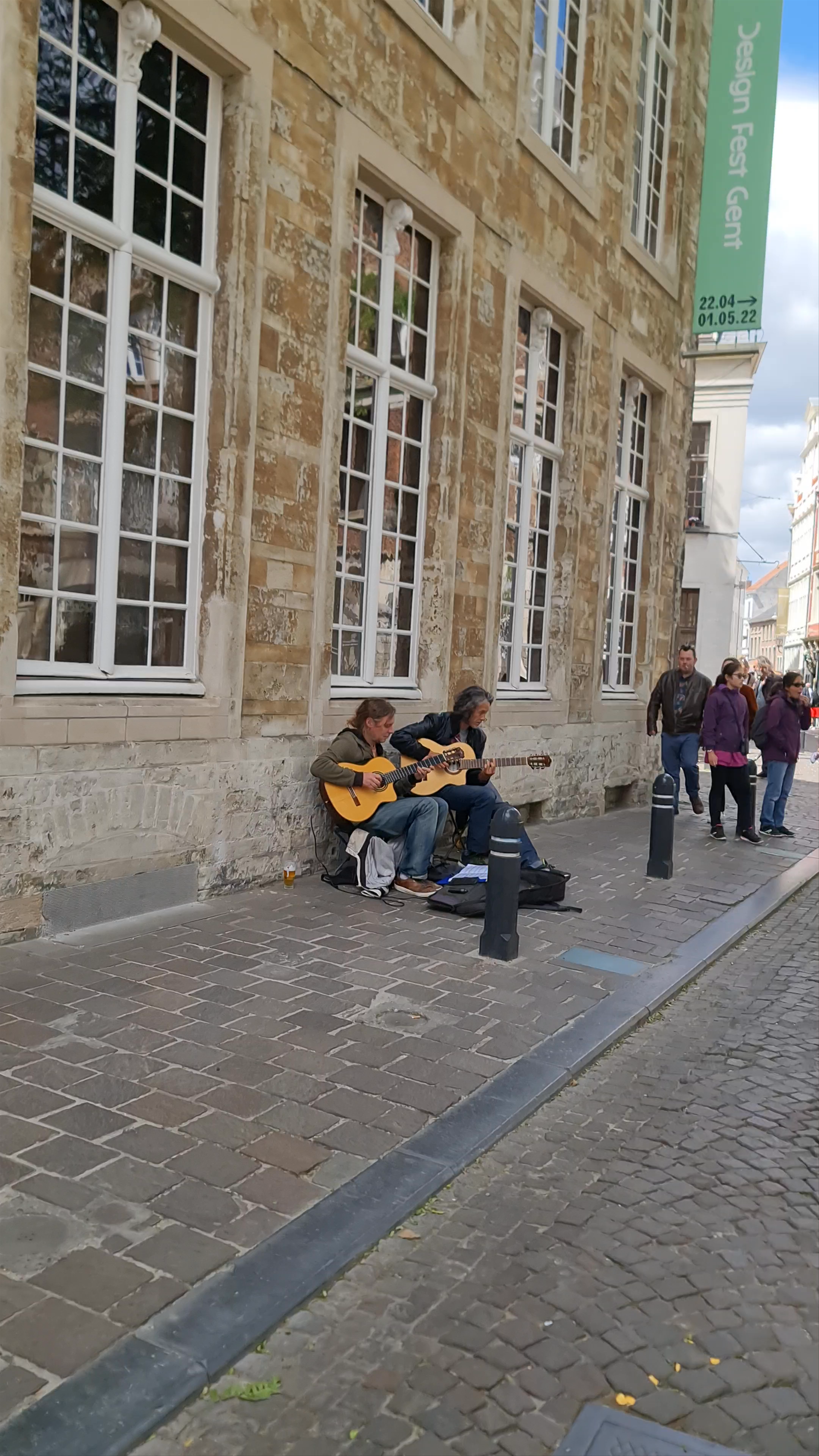 Street Guitarists and Historic Vibes on Korenlei, Ghent