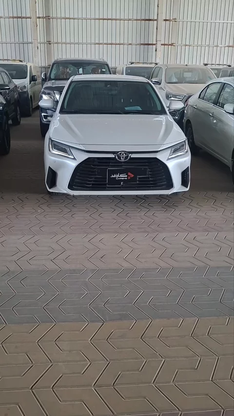 Toyota Yaris y plus 2024
