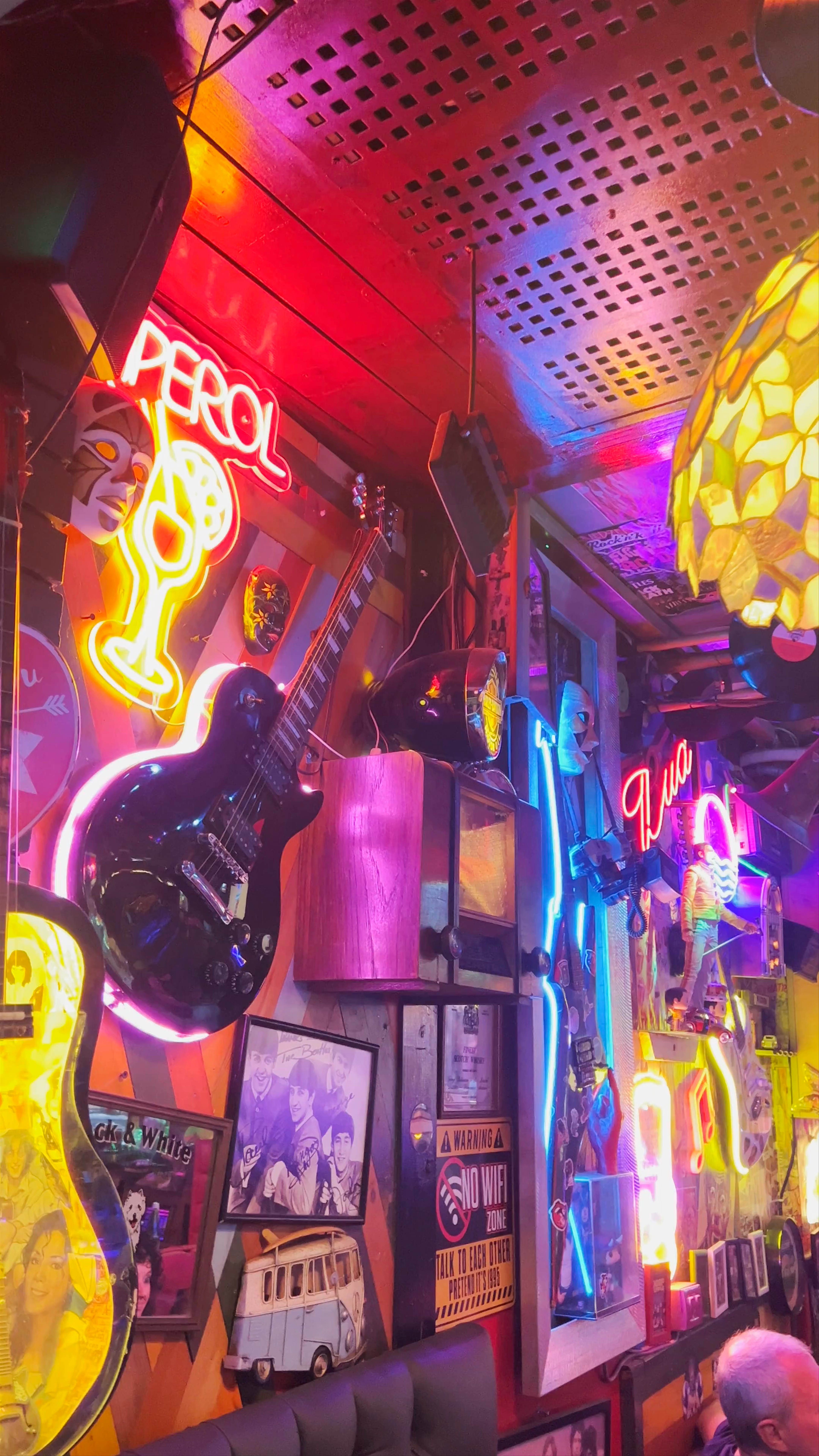 Rock 'n' Neon Vibes at Restorant Tymi, Tirana
