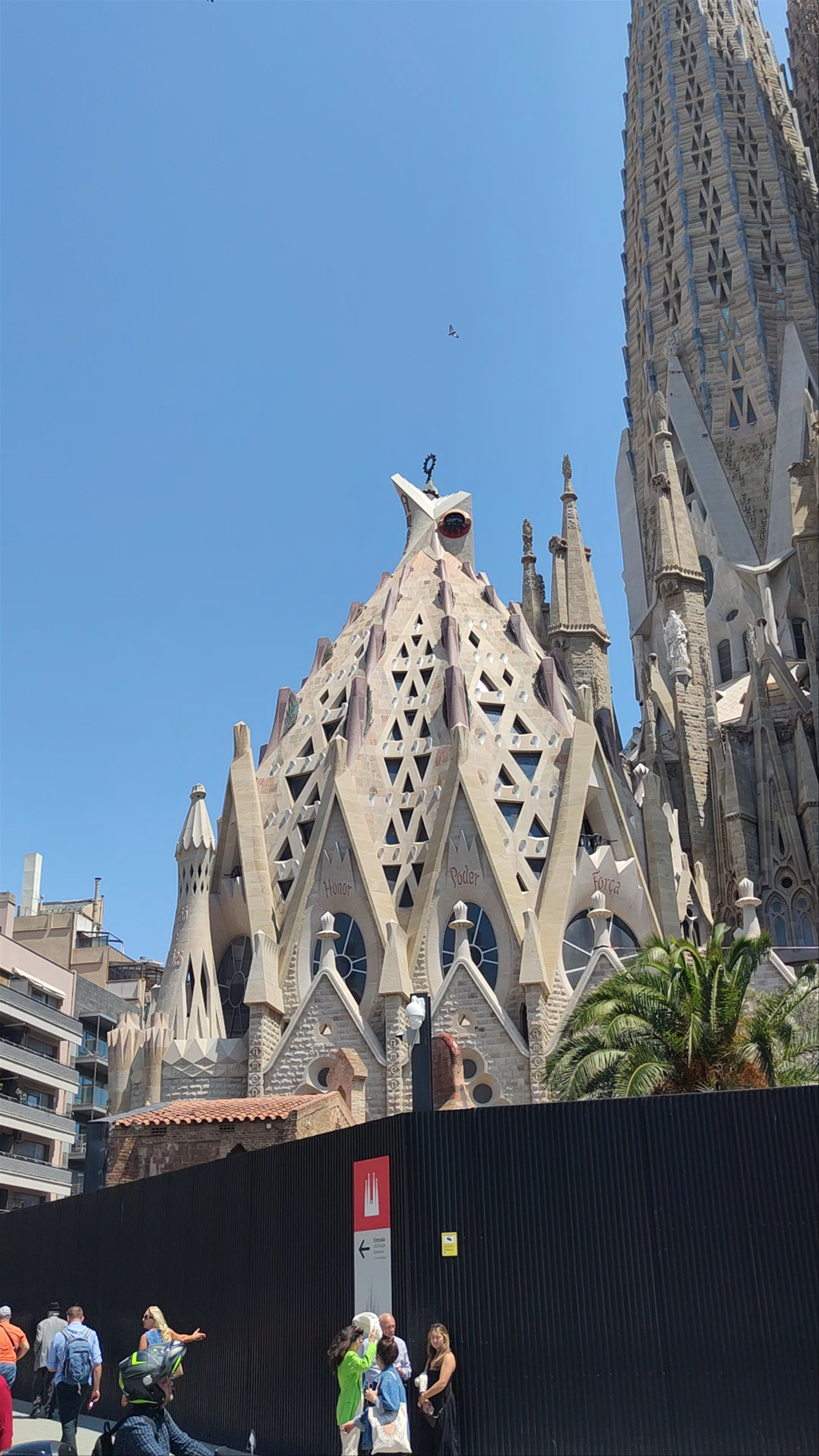 Sagrada Familia: Gaudí's Masterpiece in Barcelona
