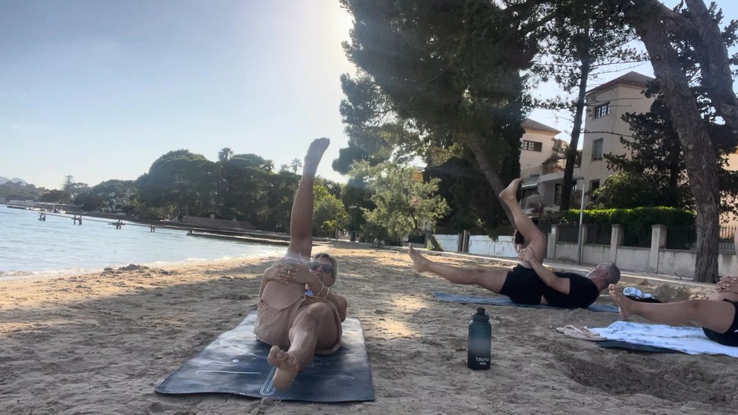 Yoga on the Pinewalk Beach (part 1)