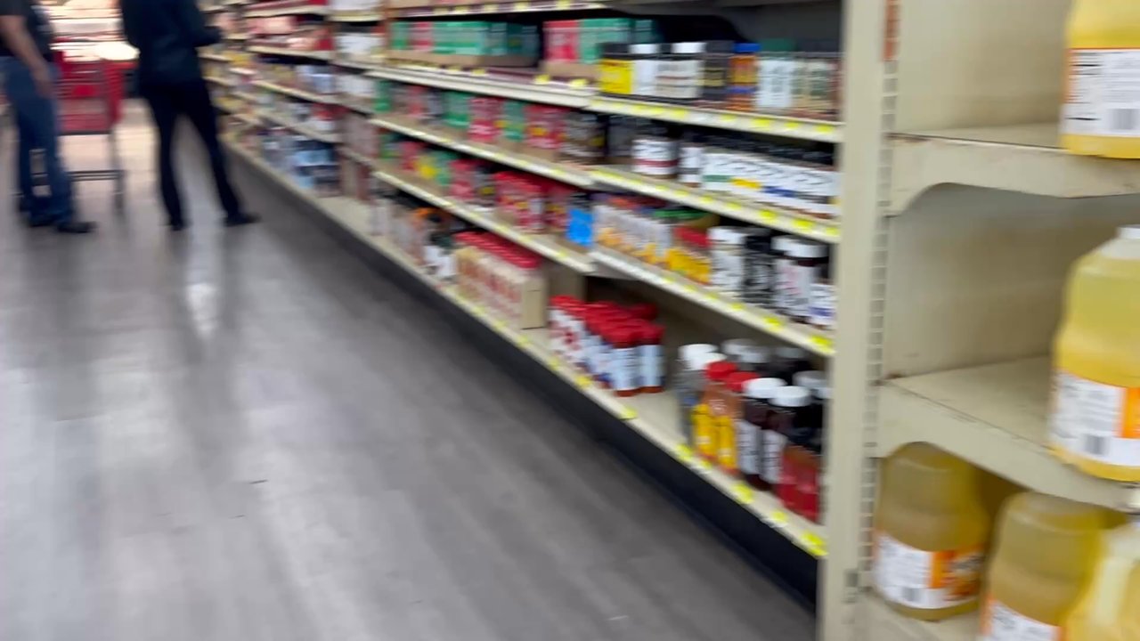 Piggly Wiggly - Jackson - Walking the aisle - Grocery Near Me - Jackson, Mississippi