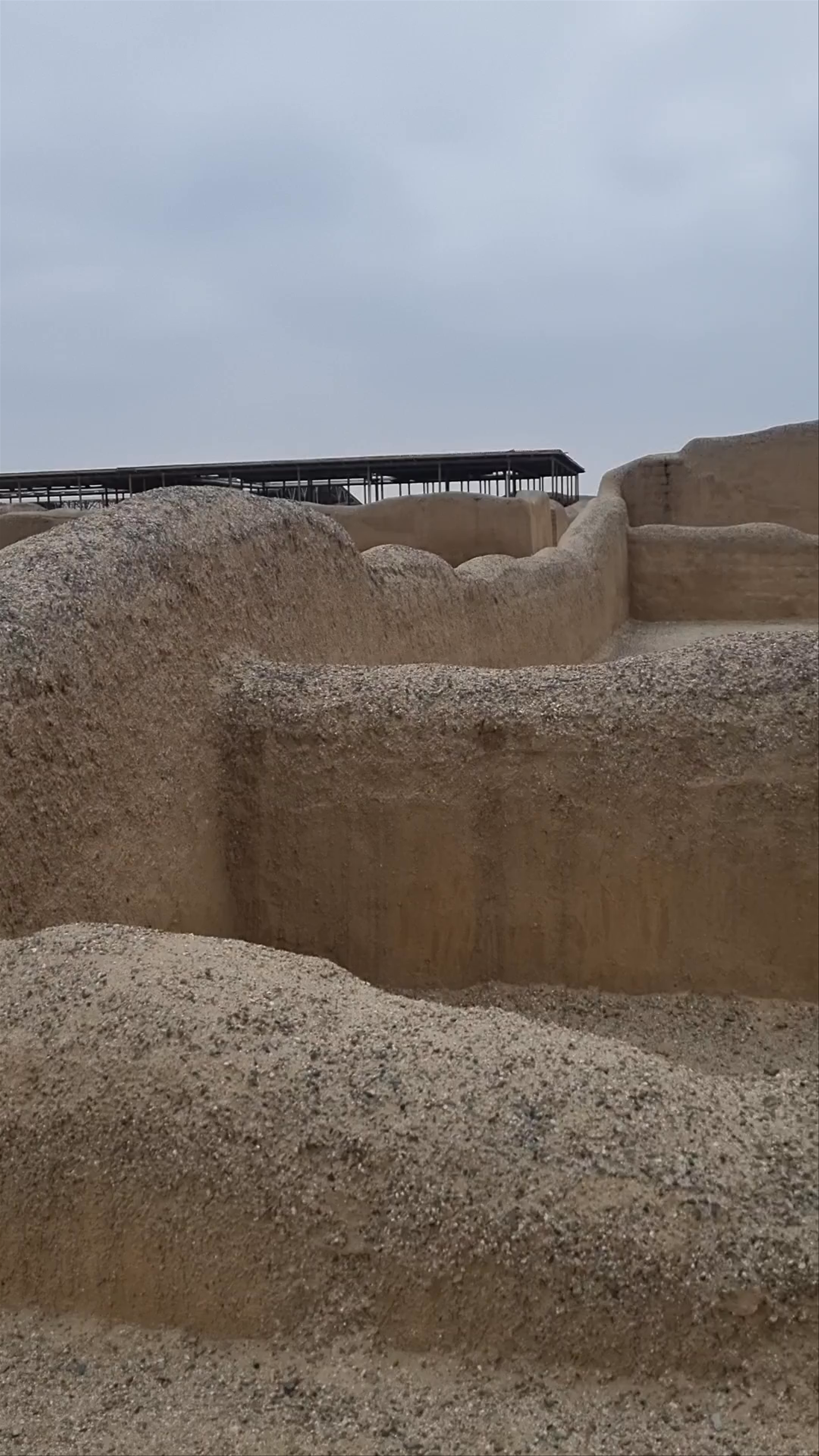 Exploring the Ancient Ruins of Almacenes Palacio Nik An in Huanchaco, Peru