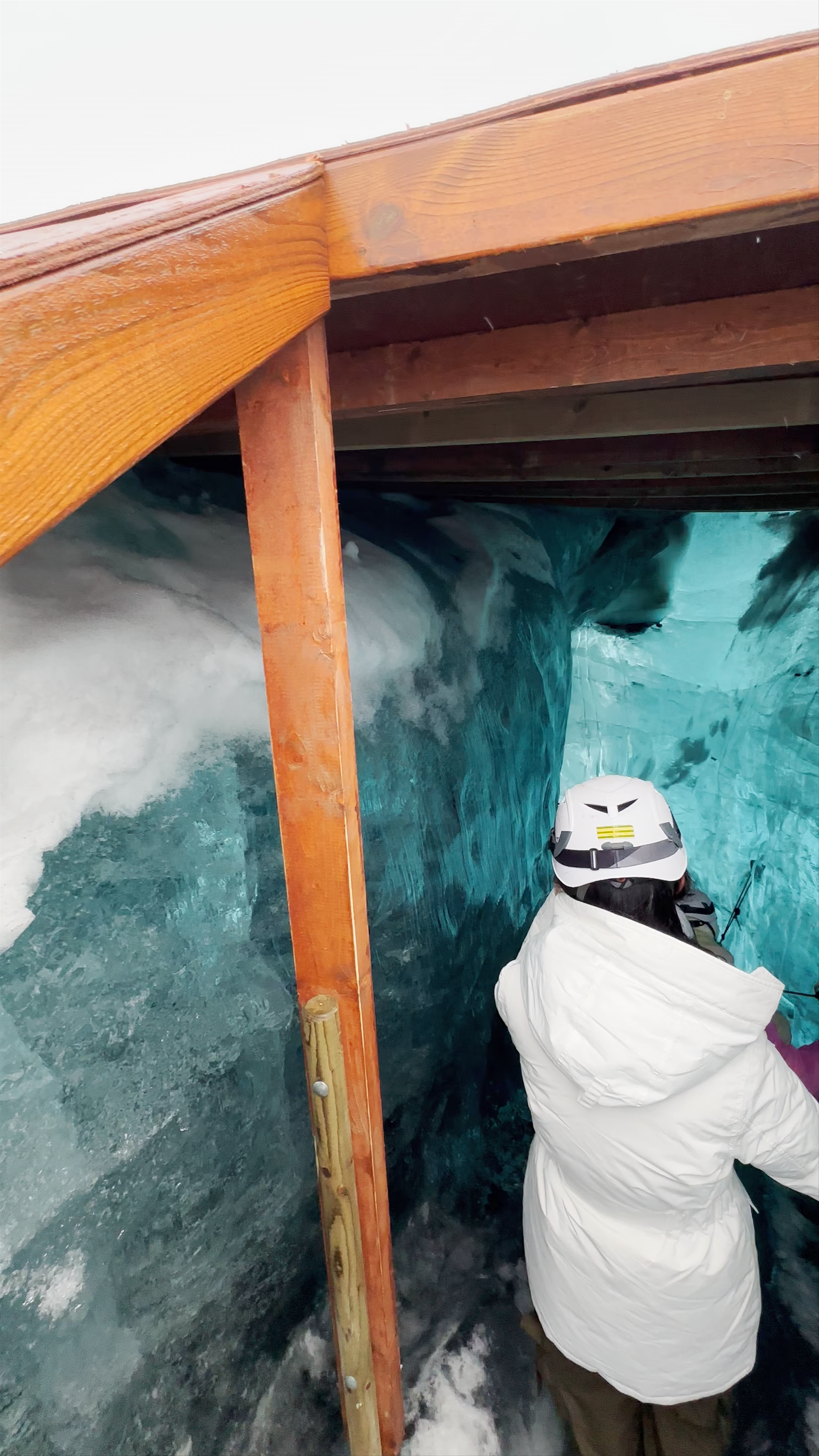 Exploring the Stunning Ice Caves at Höfn í Hornafirði, Iceland