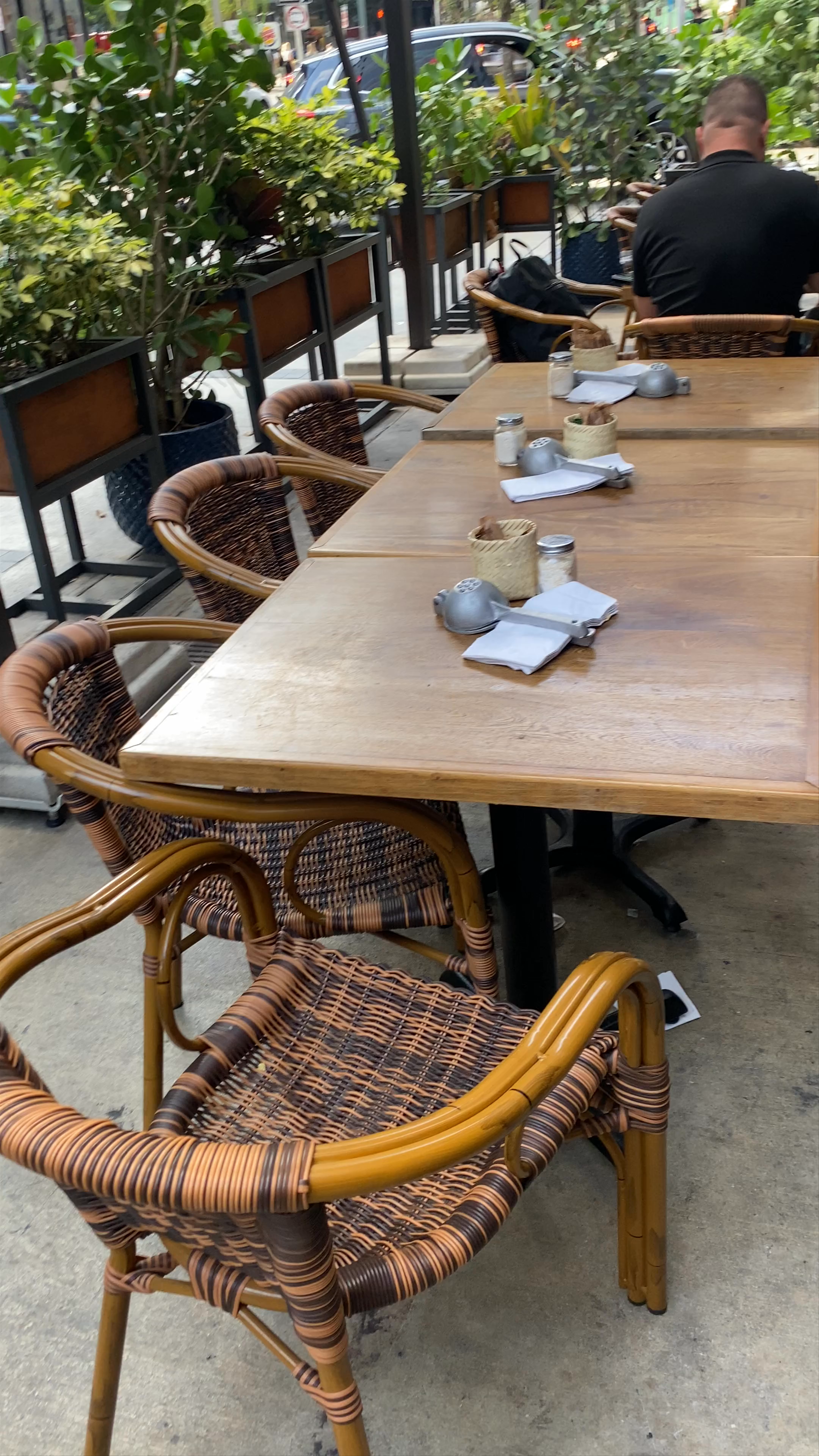 Charming Outdoor and Indoor Dining at Ojo de Agua Brickell, Miami