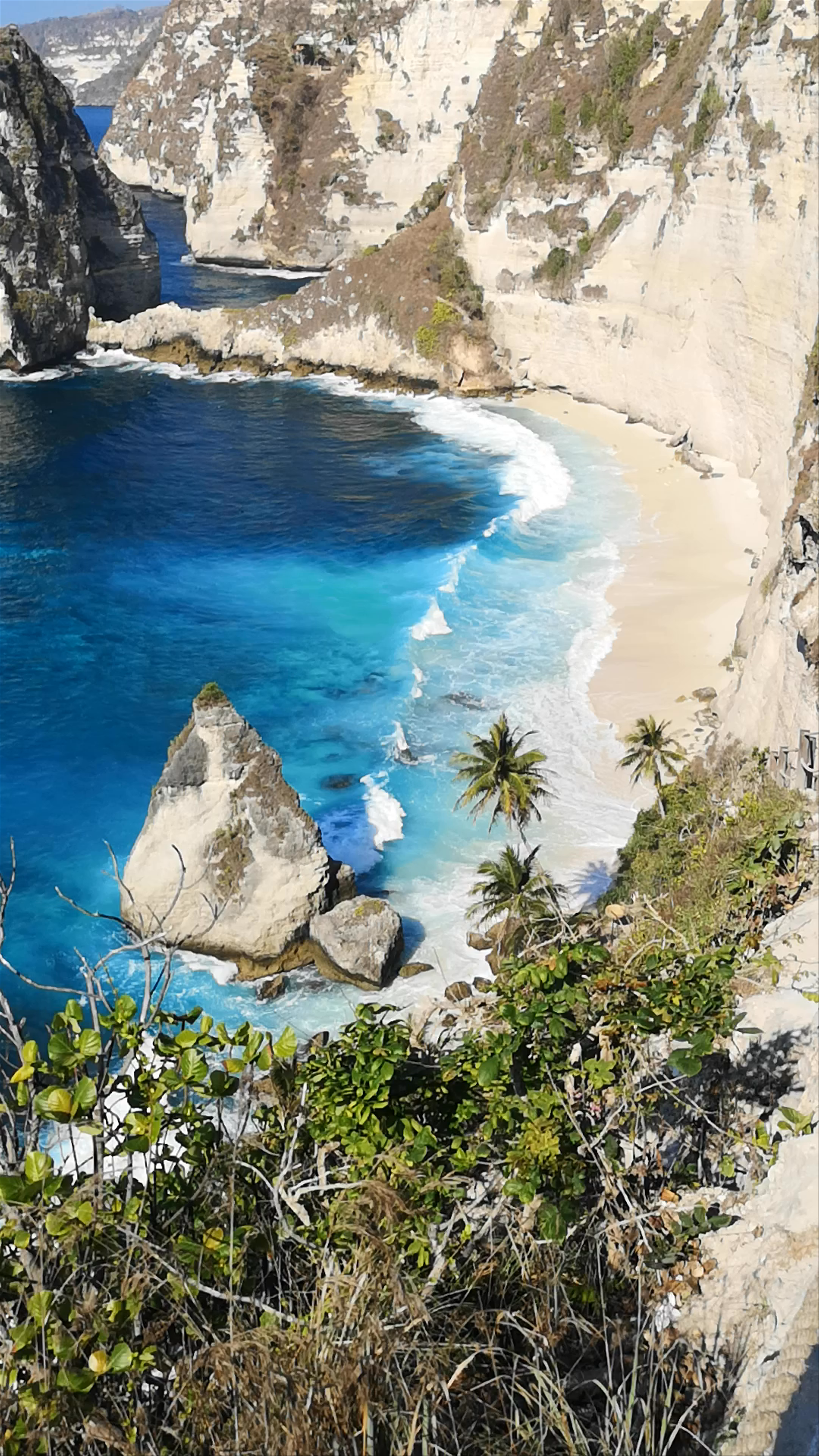 Diamond Beach Nusa Penida: Tropical Coastal Paradise in Bali