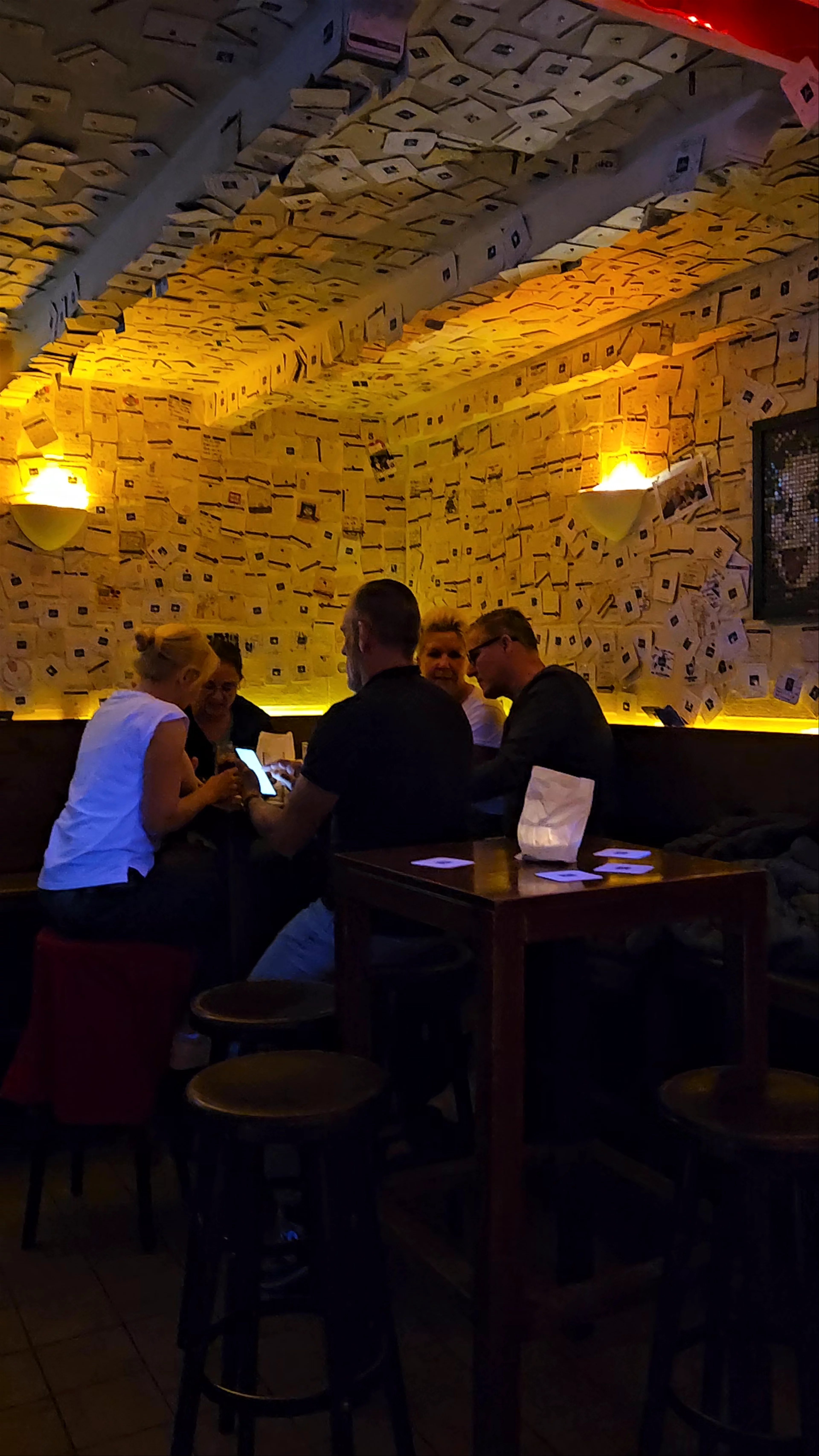 Einstein Bar, Lintgasse