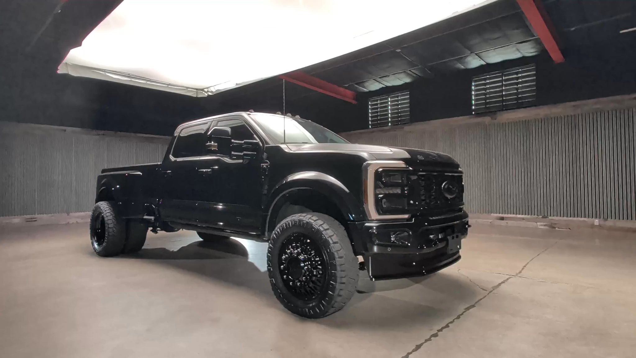 Lifted Trucks - #T33179 - 2026 Ford F-450 Super Duty Platinum Crew Cab