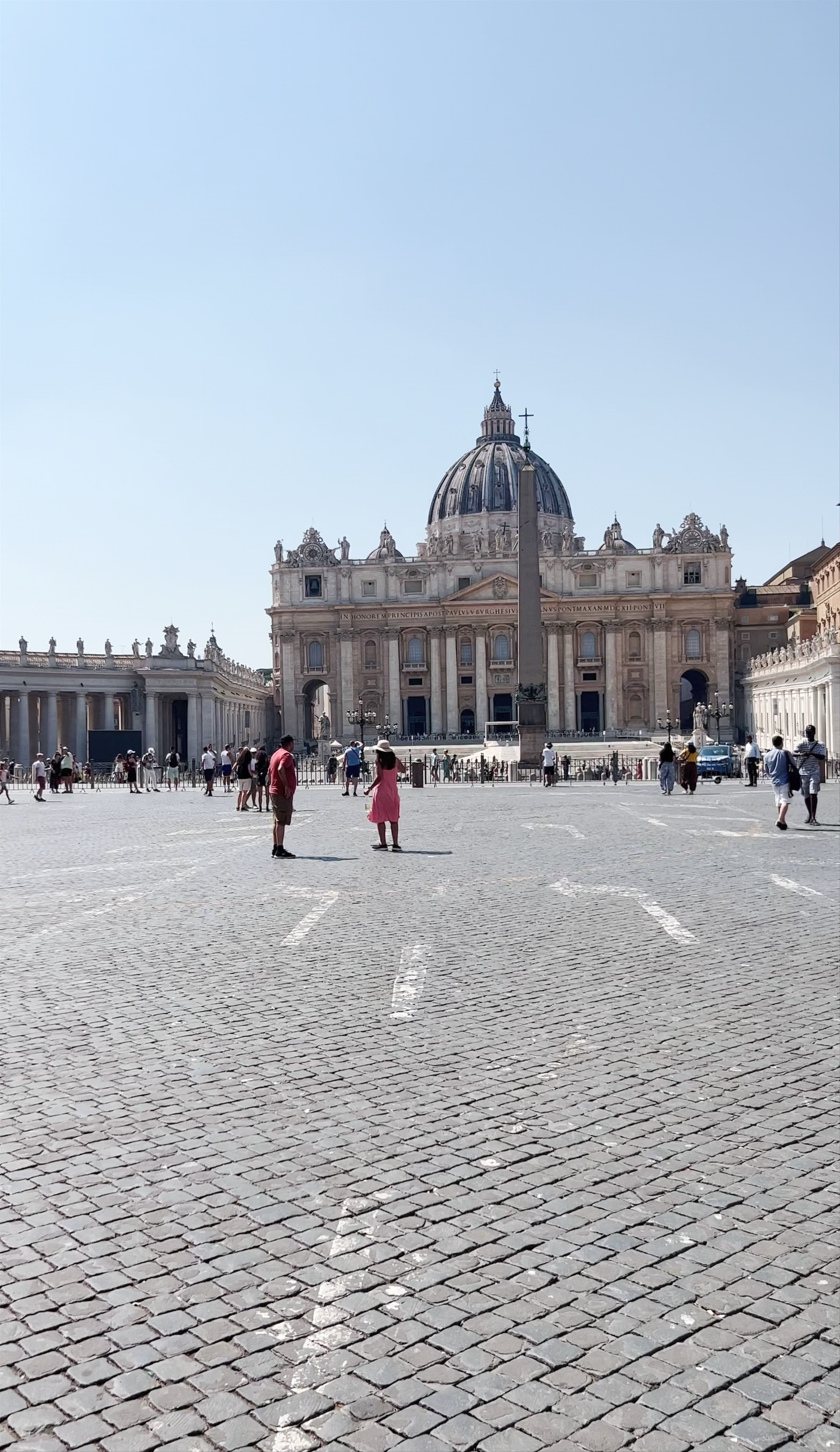 Piazza San Pietro: Awe and Serenity in the Heart of Vatican City