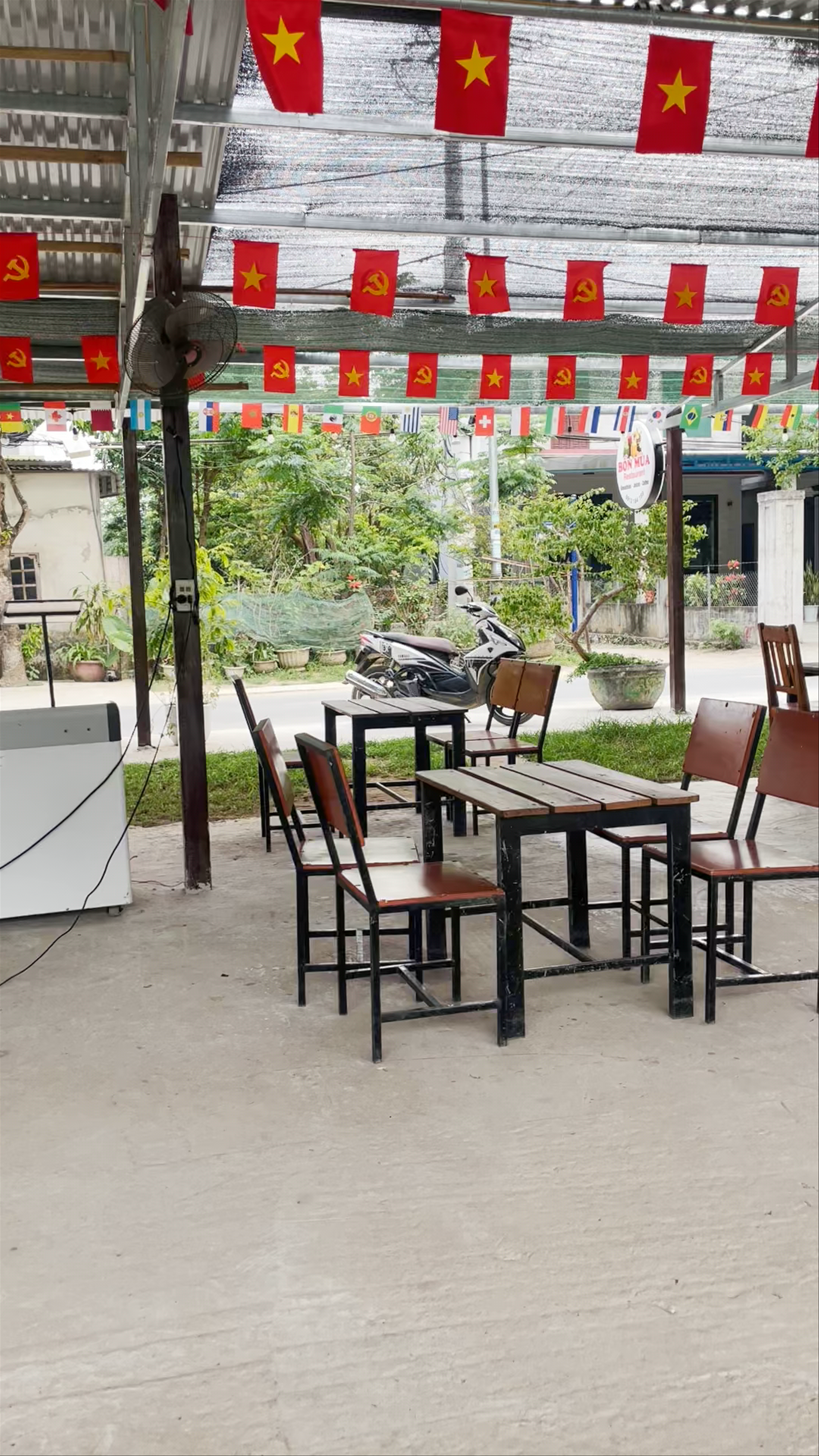 Bốn Mùa Restaurant