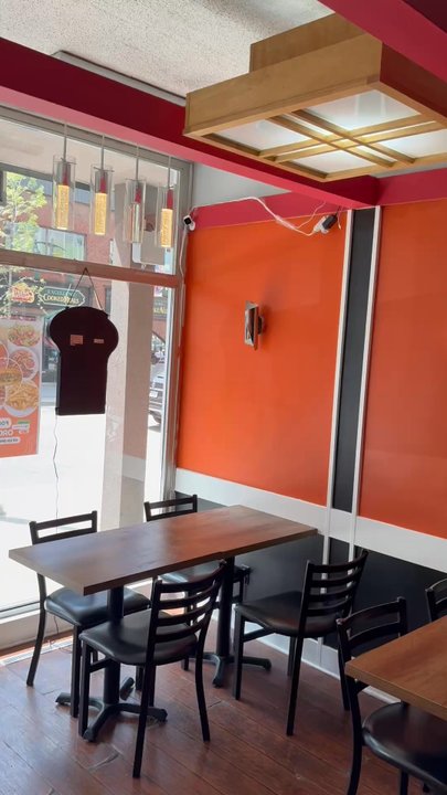 Royal Chicken BBQ - Interior video - African Near Me - Ottawa, Ontario