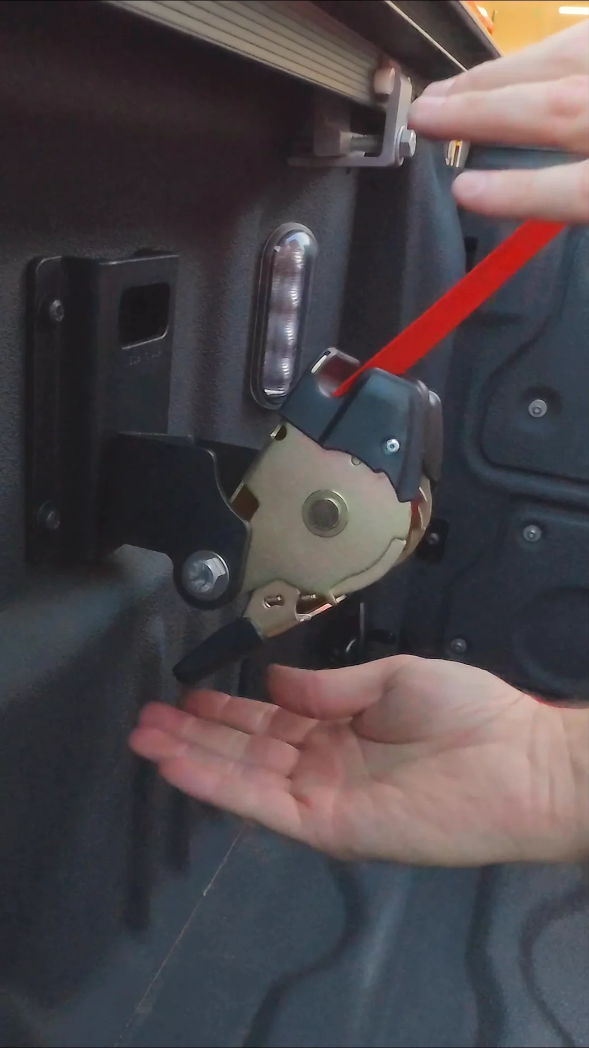 Ultimate Retractable Ratchet Straps® for Ford BoxLink in action