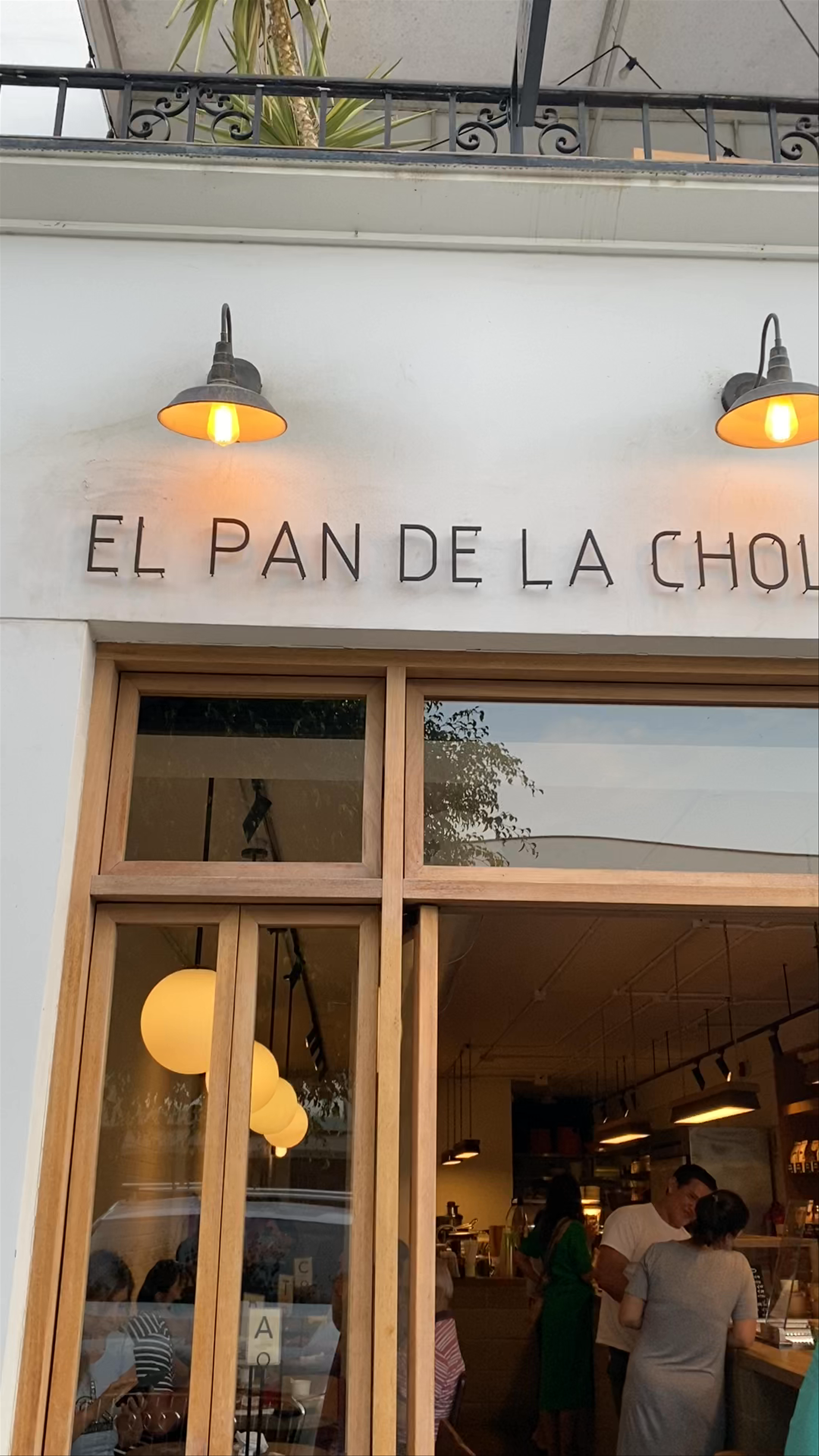 El Pan De La Chola: Cozy Artisan Bakery in La Molina, Peru