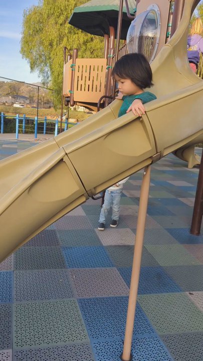 Hilleary Park - Slide - Parks Near Me - Poway, California