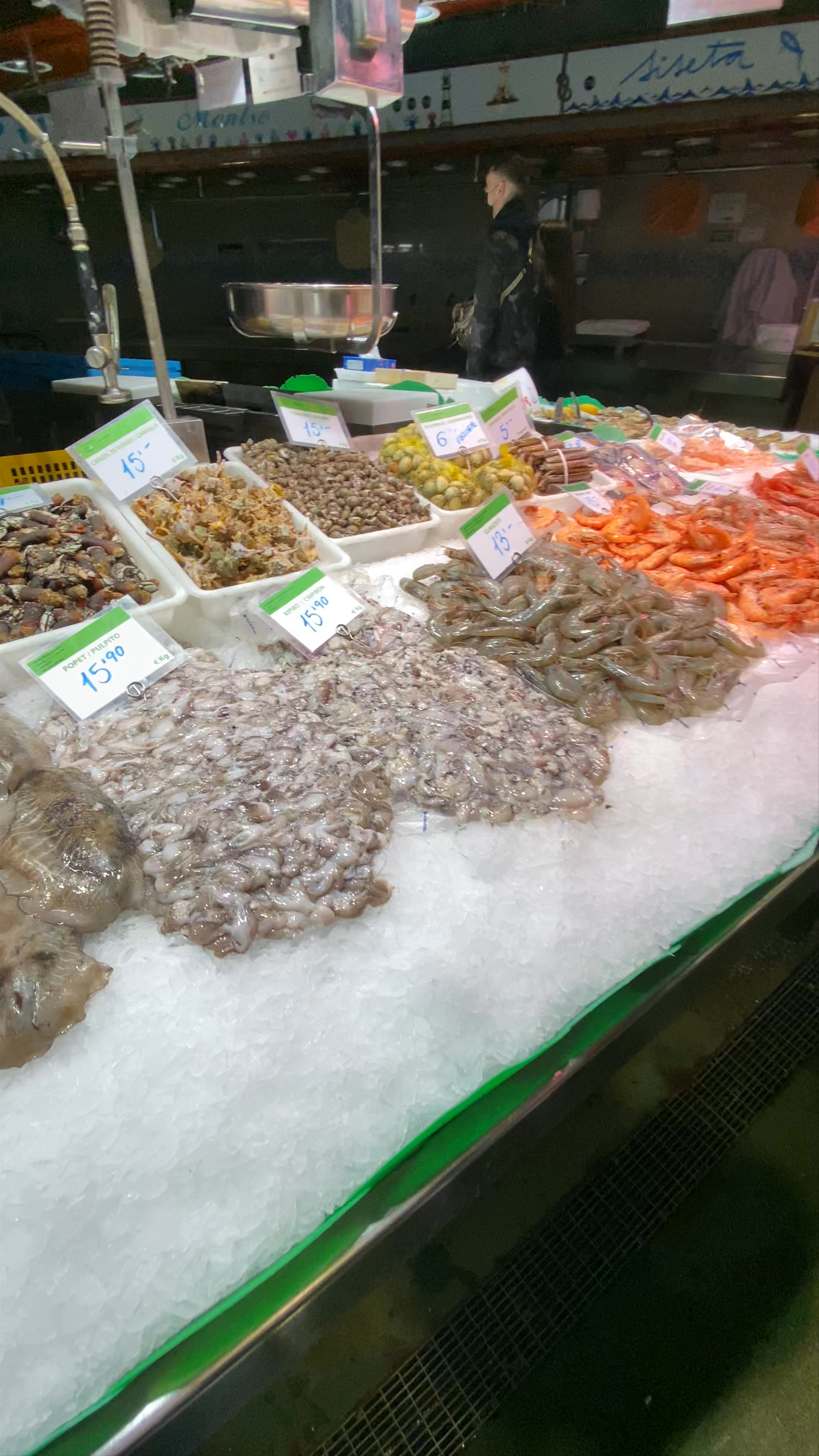 La Boquería Market: A Vibrant Seafood Experience in Barcelona