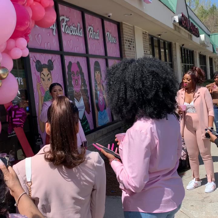 Trap Beauty Bar - Hair Salons Near Me - Charlotte, North Carolina