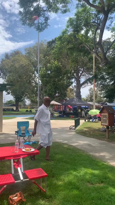Holly Park - Parks Near Me - Hawthorne, California