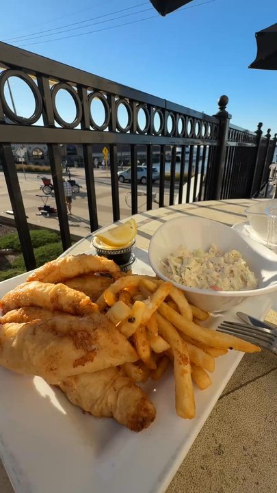 landmark Kitchen & Bar - Lovely live music while seating at Landmark in Sandusky , OH - Bars Near Me - Sandusky, Ohio