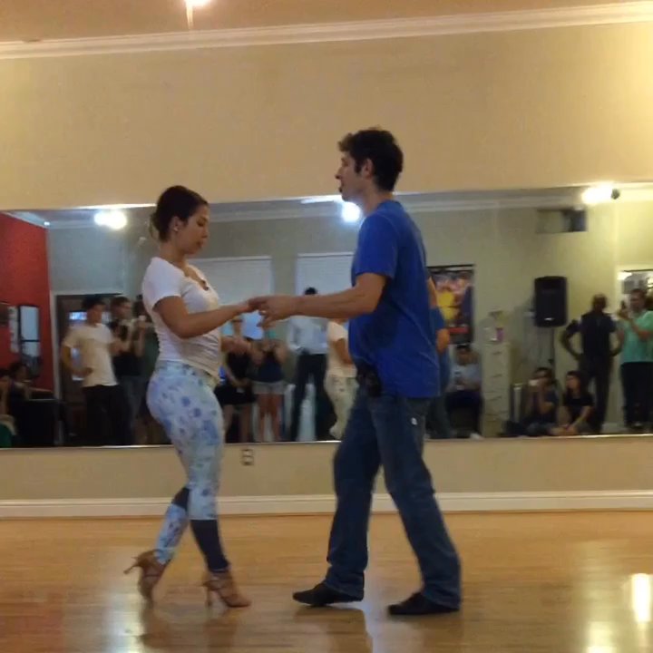 Sueños de Salsa - Salsa dancing lessons - Dance Studios Near Me - Seattle, Washington