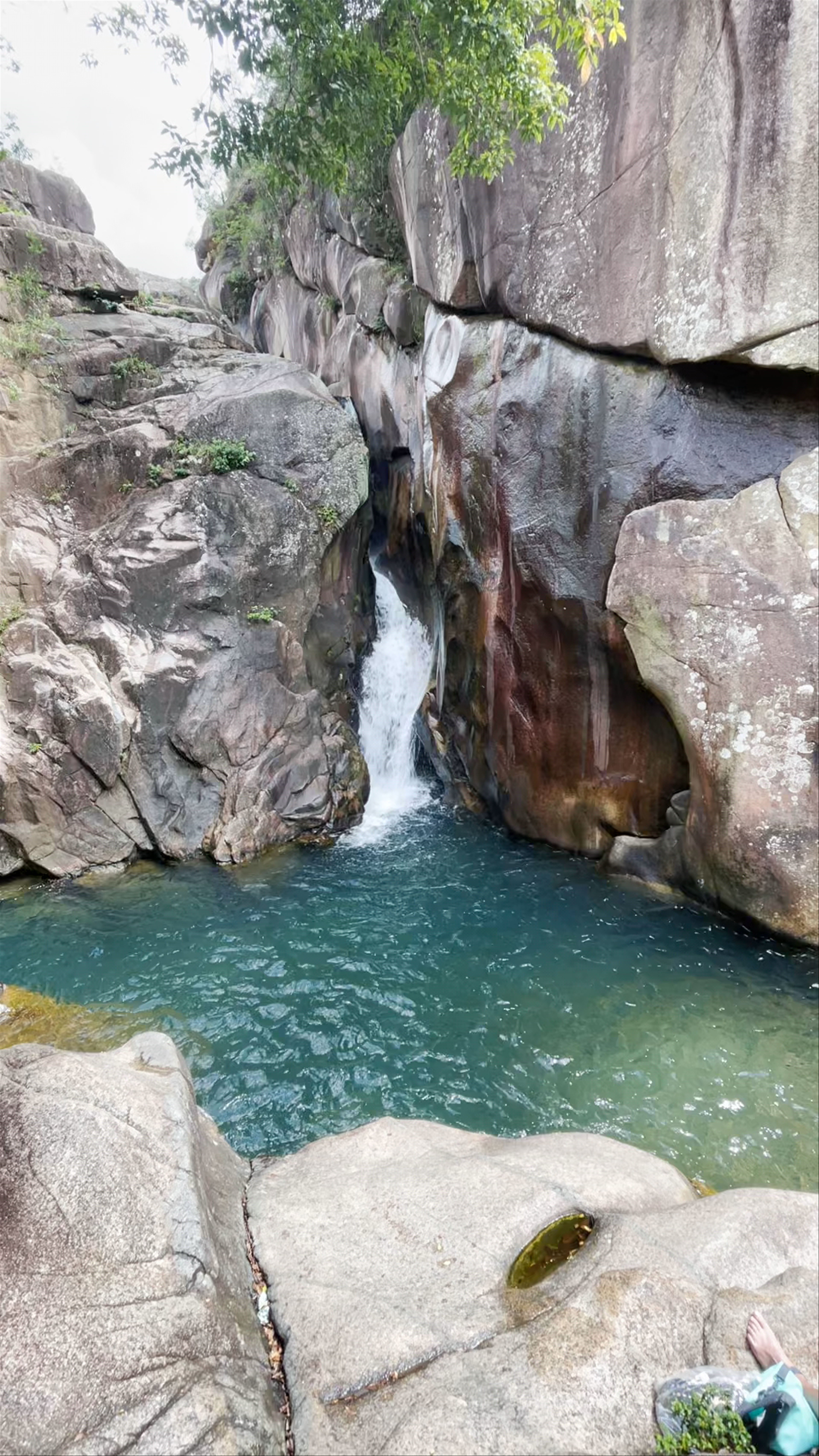 Tai Shui Hang waterfall hike