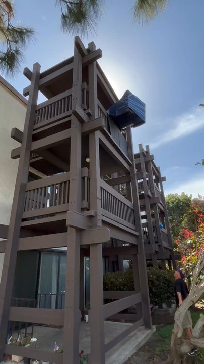 The One Moving  - Moving the couch! - Movers Near Me - Los Angeles, California