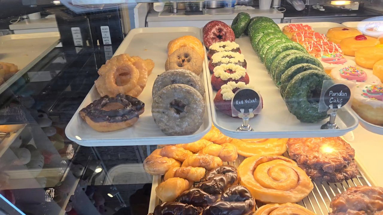 Donut licious - Donuts Near Me - Spring, Texas
