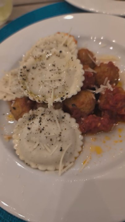 Beachfront Only Vacation Rentals - I got it all from Prontos. Lobster/Shrimp ravioli, veal, pork meatballs, Pronto marinara, Parm, EVO drizzle, I did that. - Vacation Rentals Near Me - Oceanside, California
