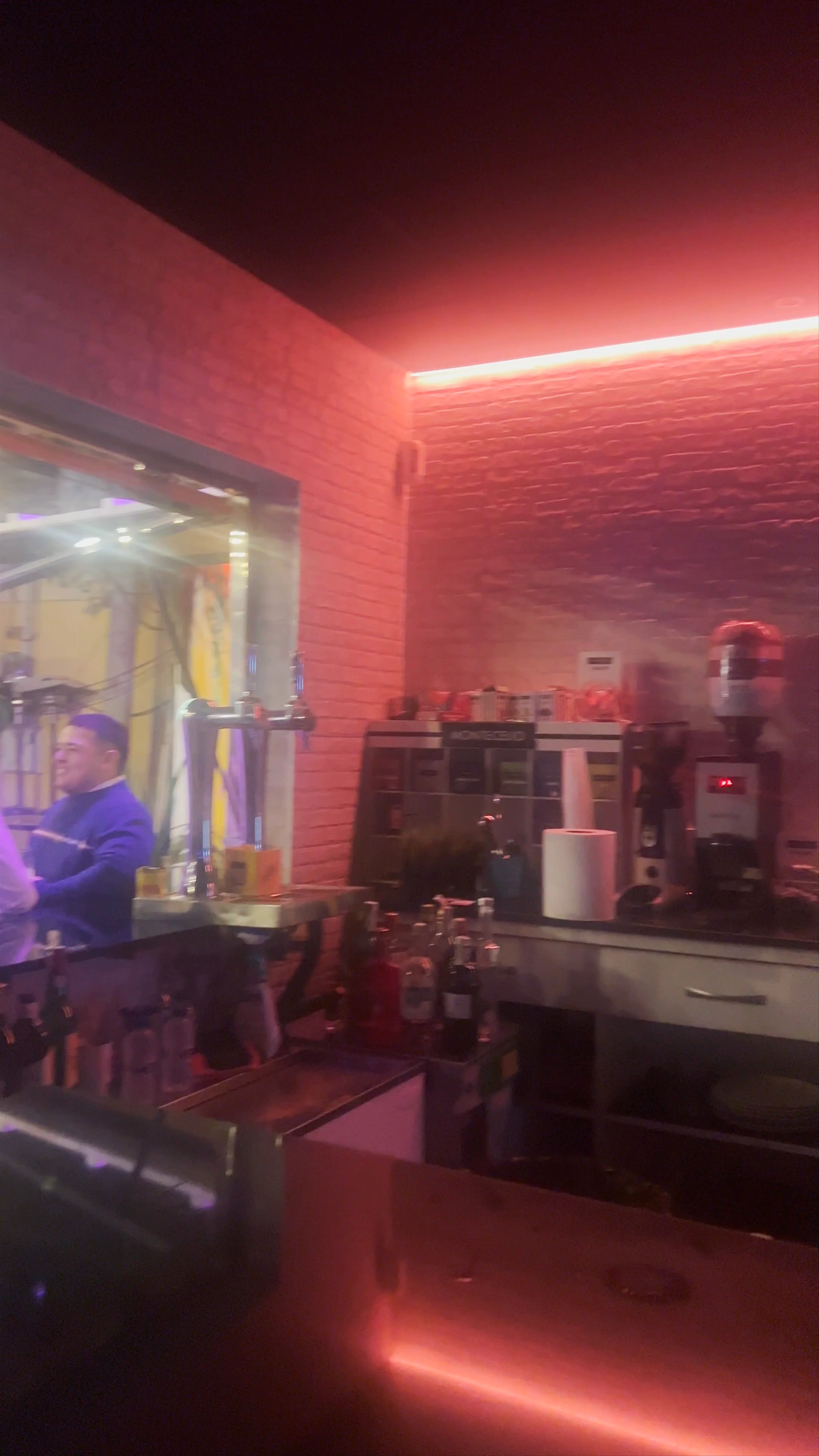 Bar Magos, Calle Chile