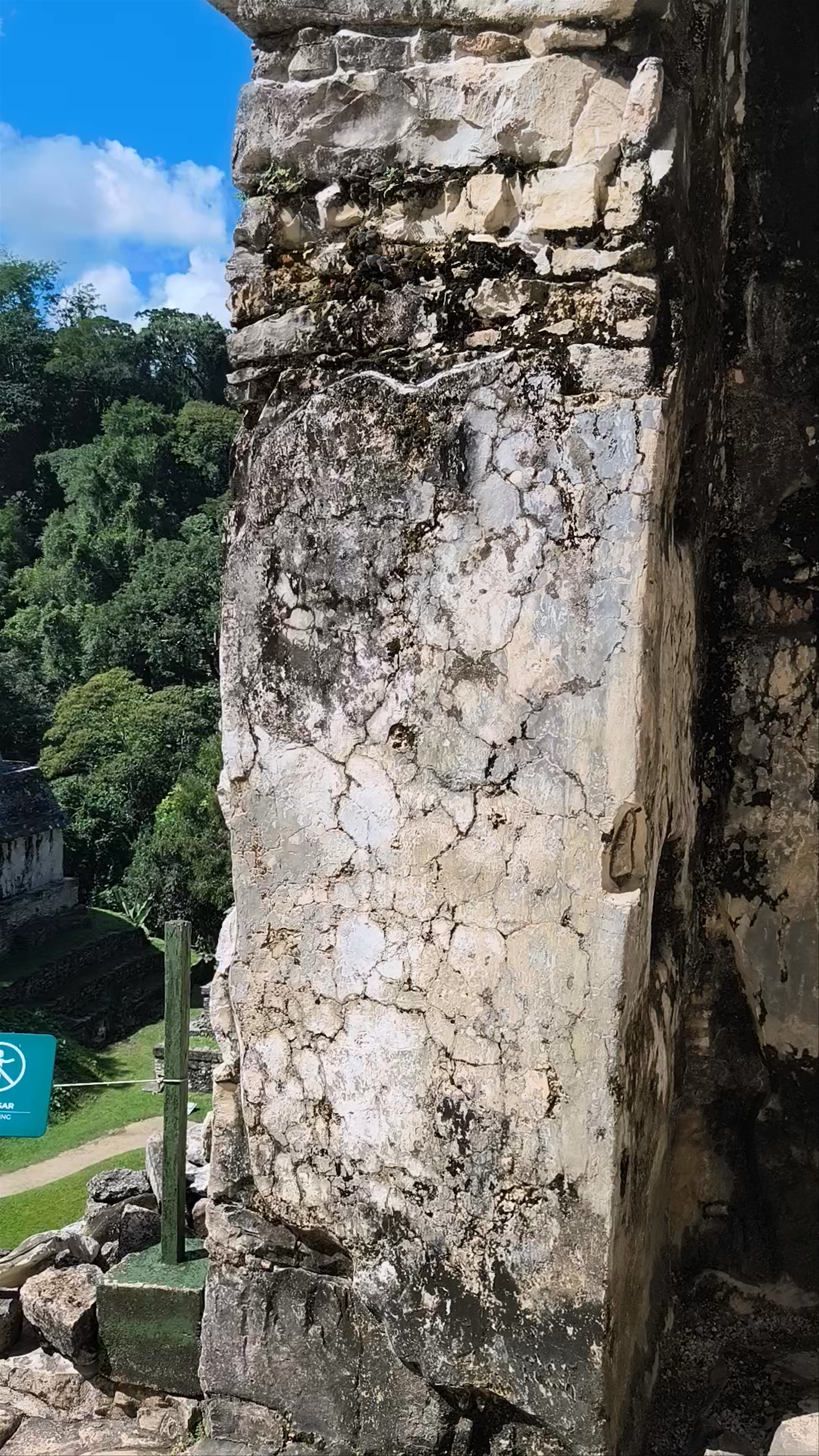 Templo de la Cruz: Mystical Mayan Ruins Immersed in Chiapas Jungle