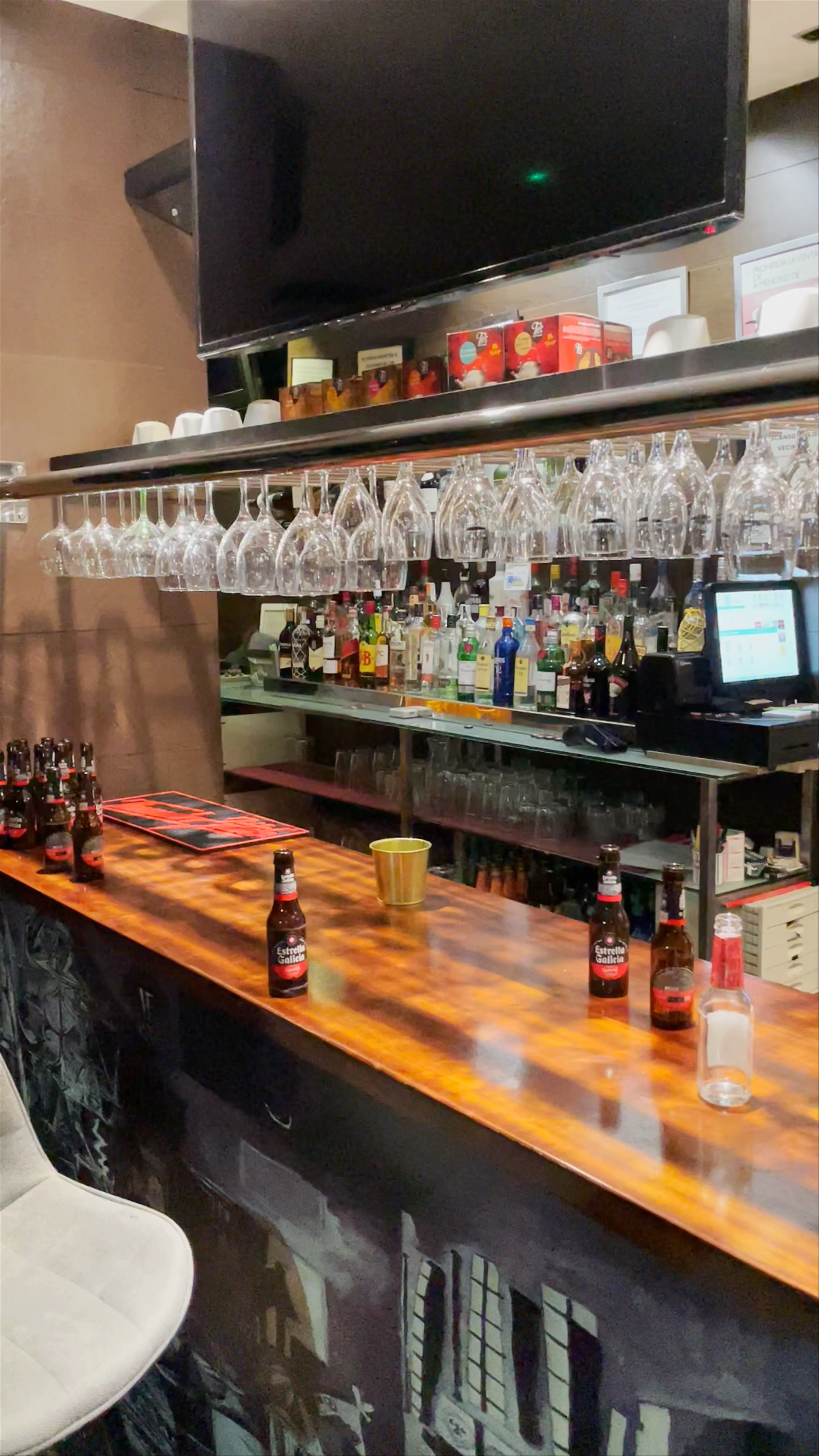 efeM Bar, Paseo Duques de Lugo