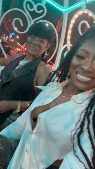 Barbbbeatss - Riding in a carriage and my makeup was still flawless - Makeup Artists Near Me