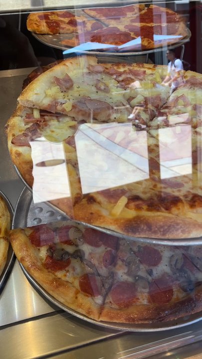 L.A. Italian Kitchen - Jimmy GM, great service. Summer has started take your kiddos and enjoy the pizza.! - Italian Near Me - Orange, California