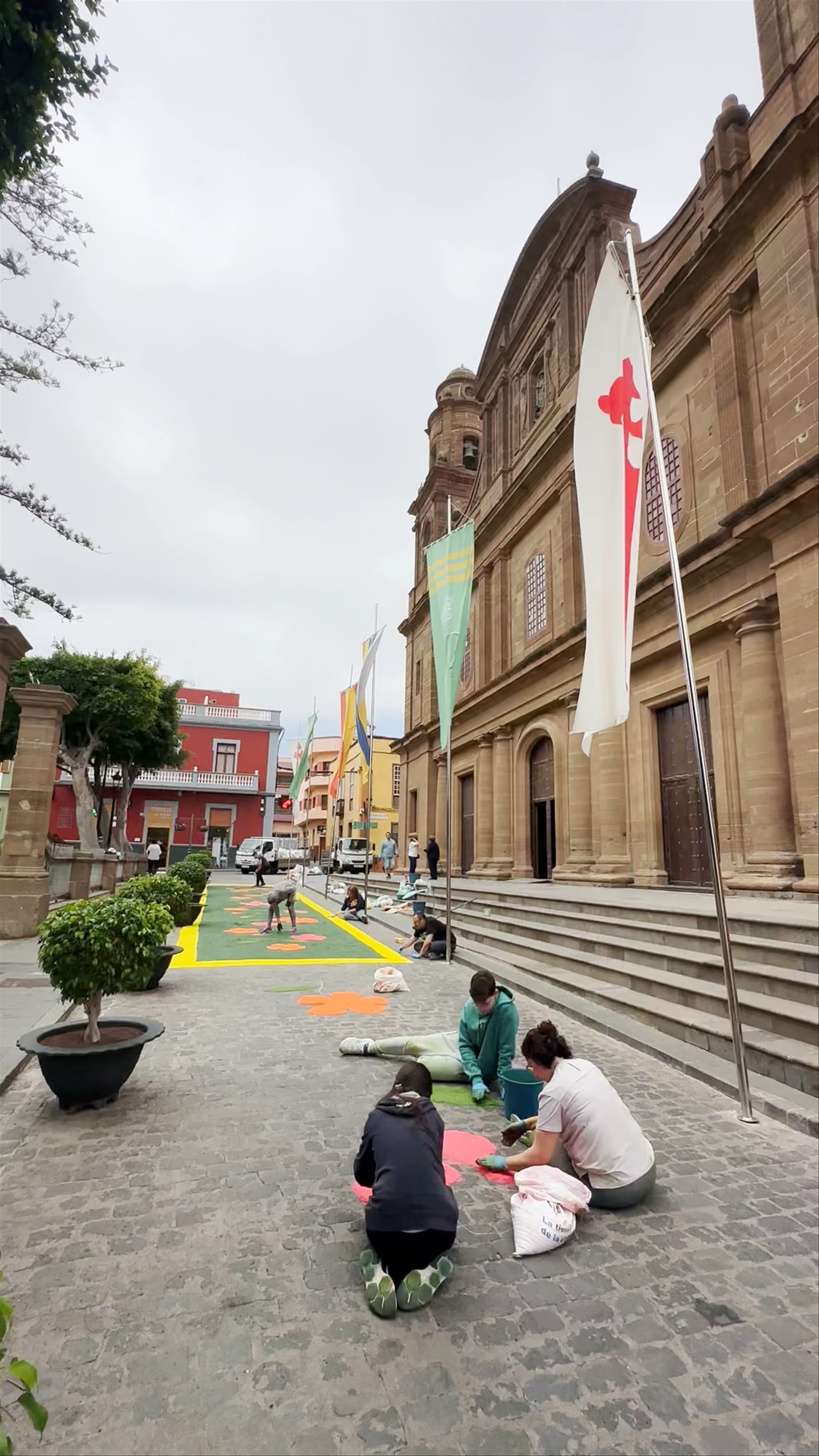 Parroquia de Santiago Apóstol, Plaza de Santiago