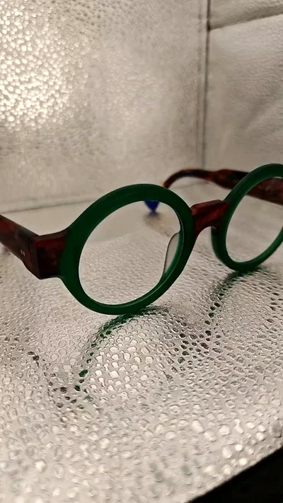 Round Green Acetate Eyeglasses with Tortoiseshell Temples | Vintage Unisex Frame 48 23-145
