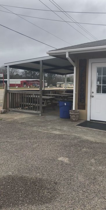 Old Bucs Barbecue - View from parking lot - Barbeque Near Me - Manvel, Texas