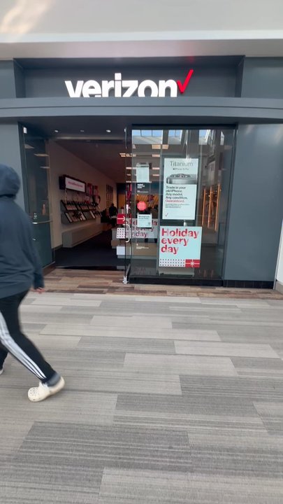 Verizon - Inside - Mobile Phones Near Me - Edison, New Jersey
