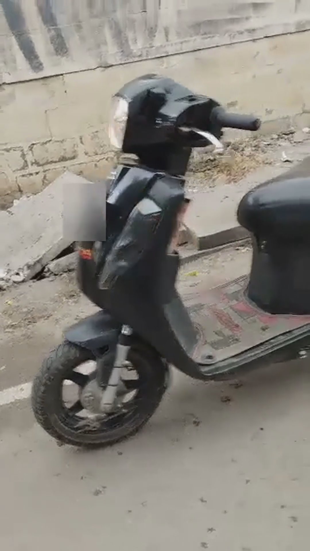 Walk-around video thumbnail