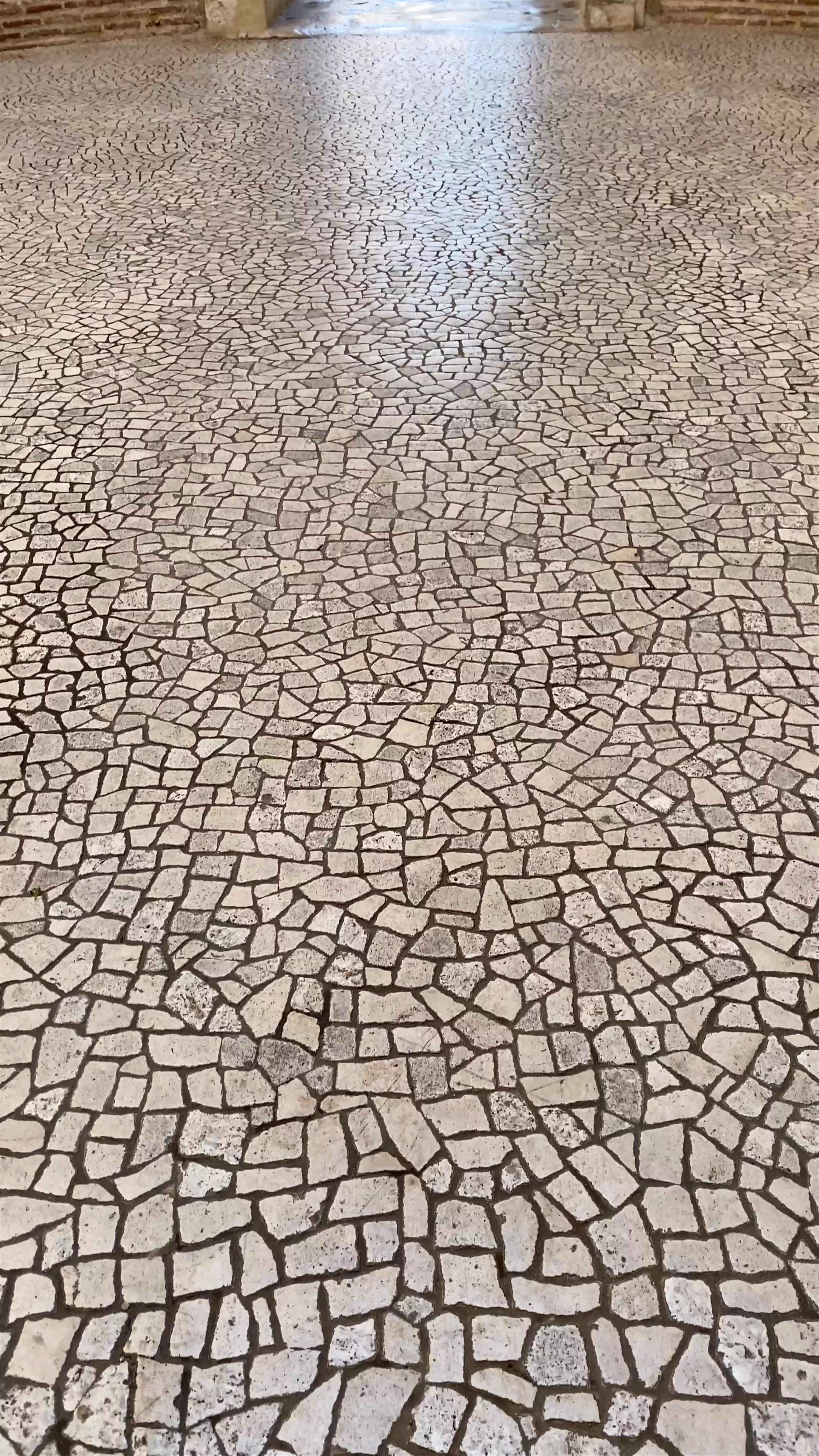 Vestibul, Ulica Iza Vestibula
