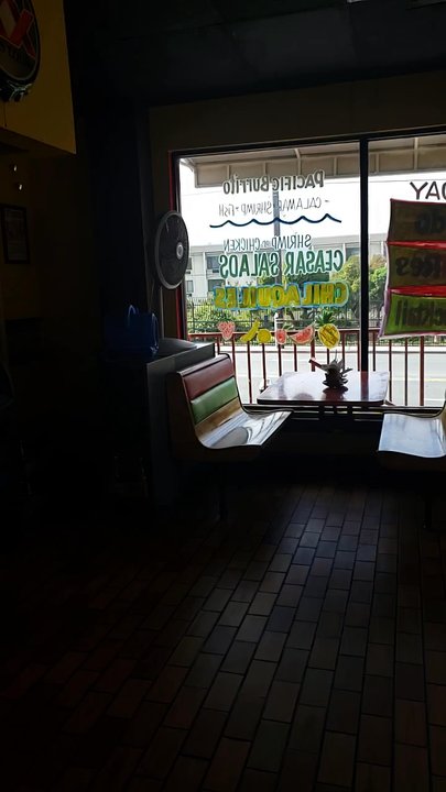 TUZA-BOR  - There's so much space and it's so clean and colorful....love the vibe it's giving me. - Mexican Near Me - San Diego, California