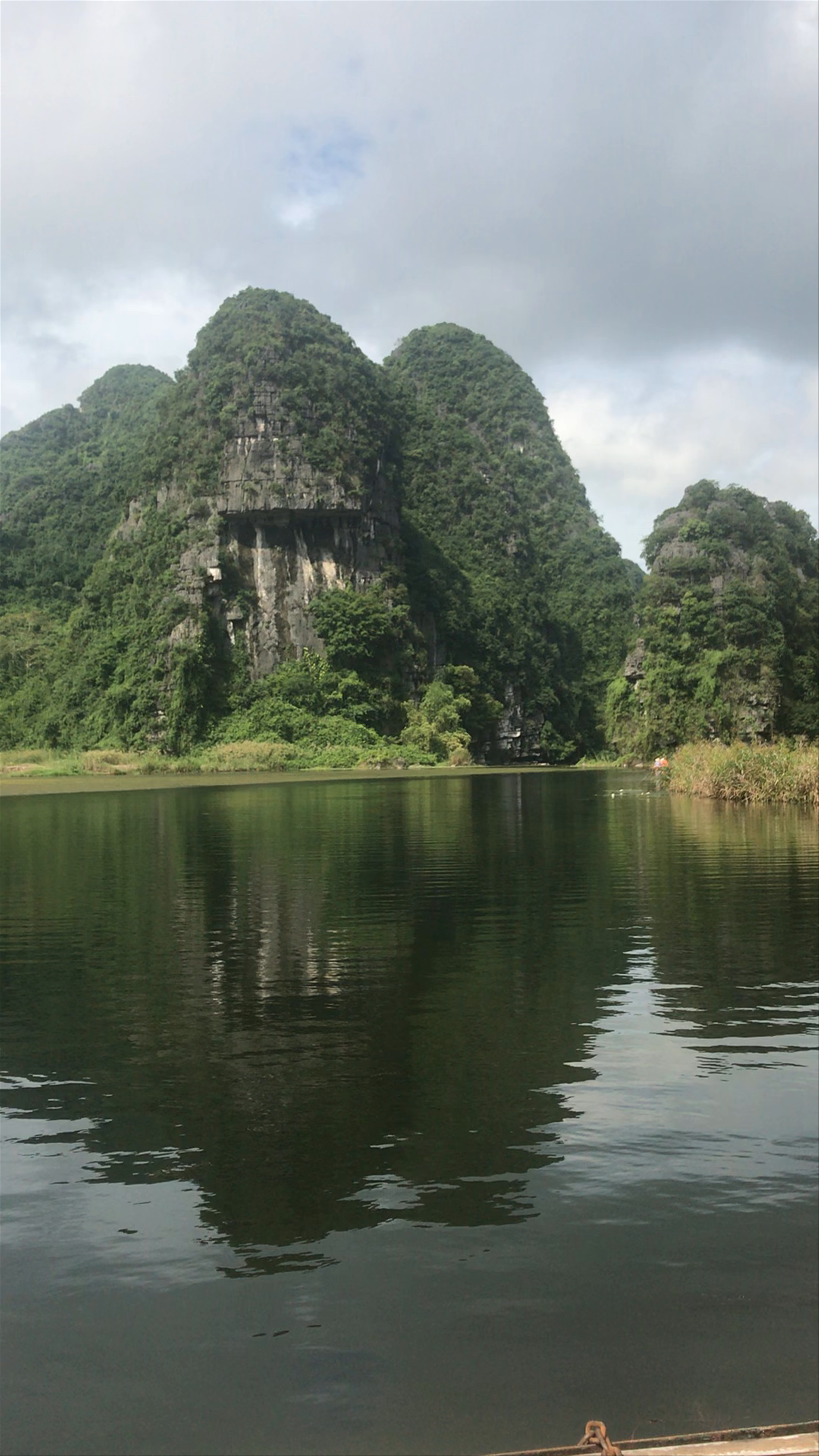 Trang An Grottoes Tour: Mystical Limestone Karsts of Ninh Bình, Vietnam