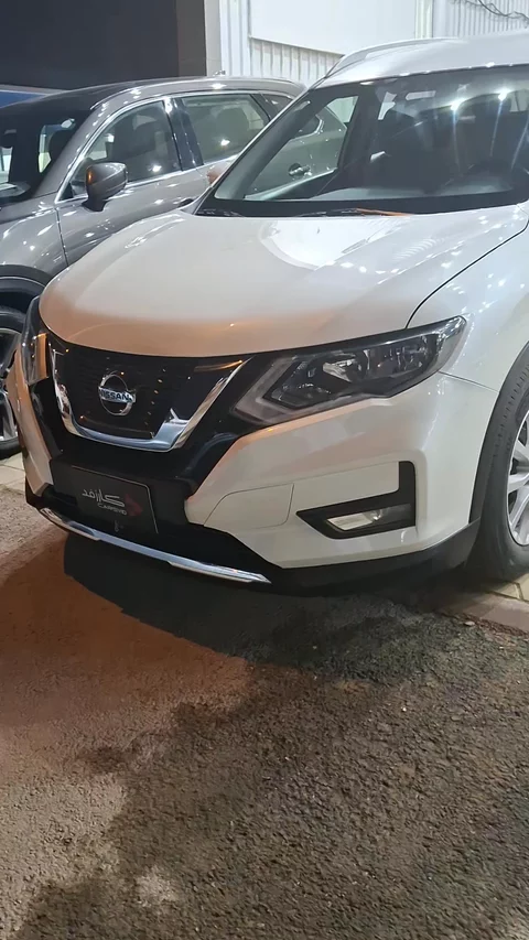 نيسان اكس تريل SV 2022