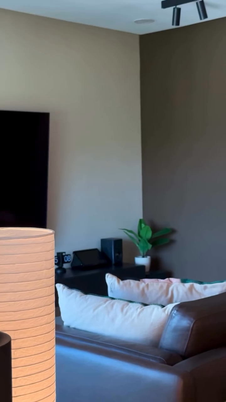 Daily-scenes-in-the-apartment-📹