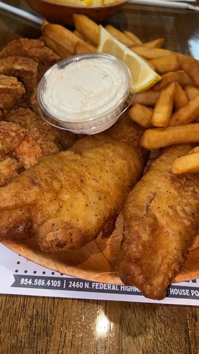 Fish Shack - Fried fish platter combo mahi-mahi and my nephew ordered the grouper sandwich - Seafood Near Me - Lighthouse Point, Florida