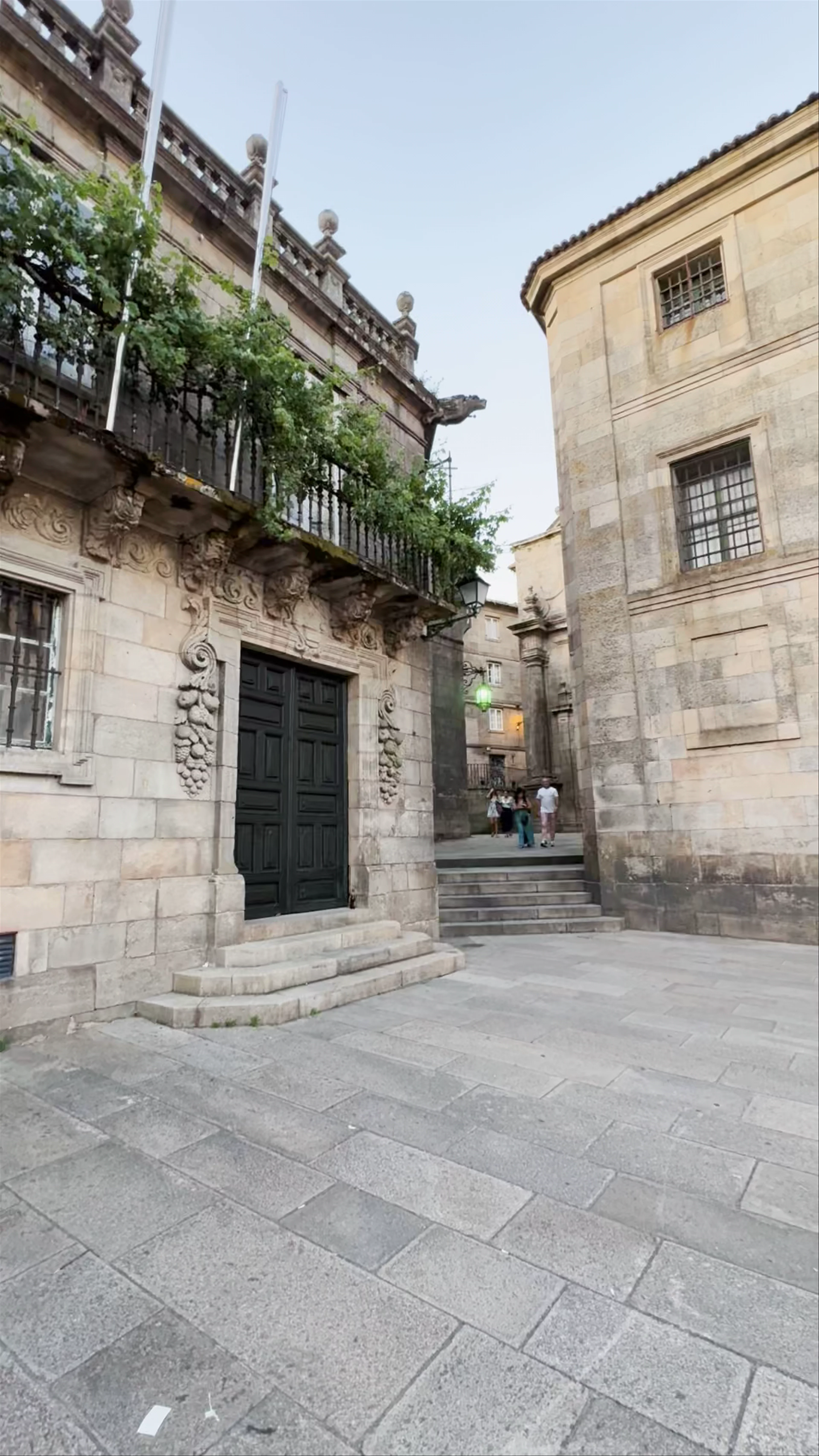 Casa da Parra, Praza da Quintana de Vivos