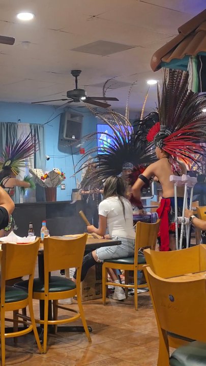 Mariscos Pablo - Cinco De Mayo 2025 performance inside - Seafood Near Me - Stockton, California