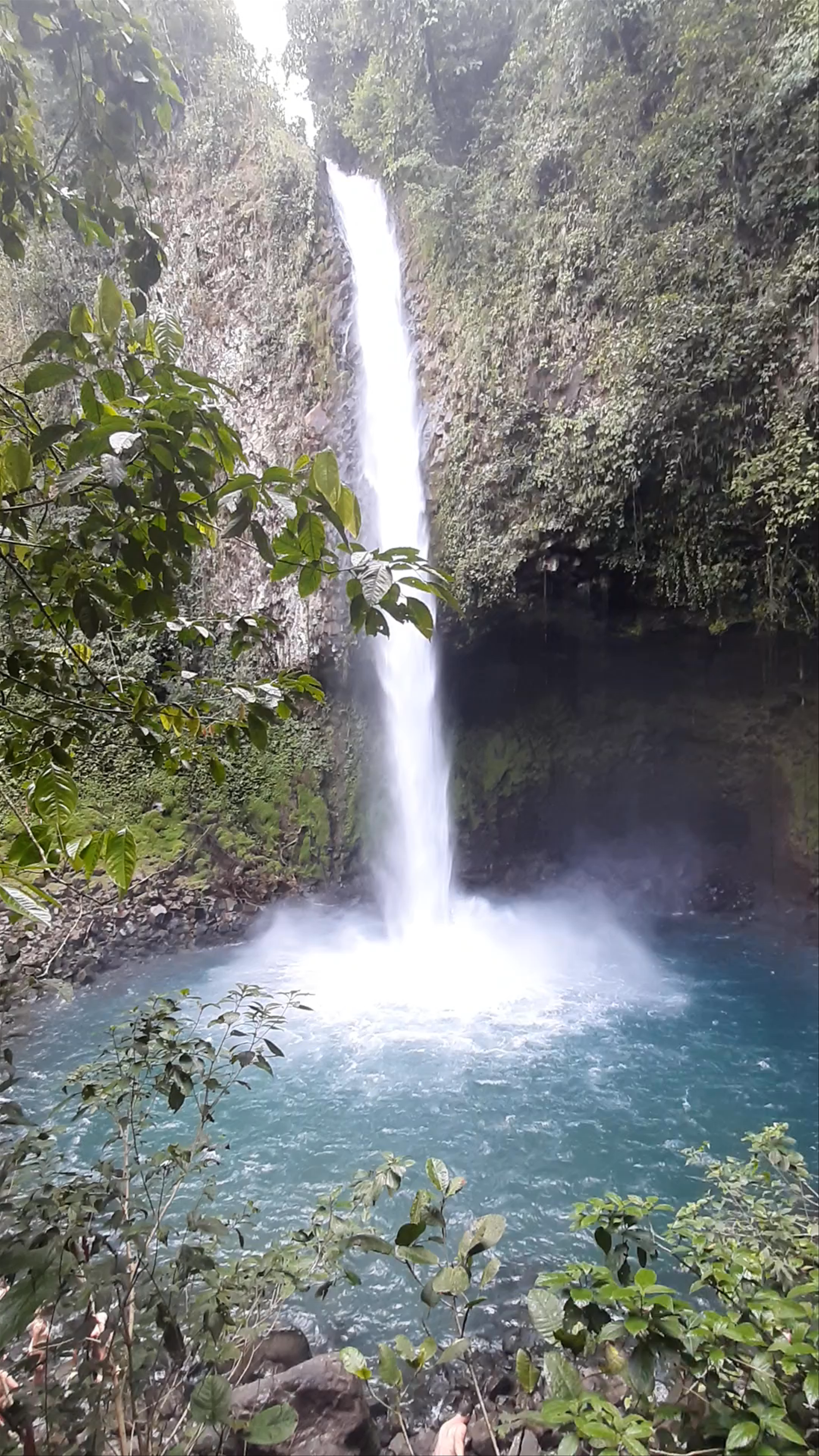 La Fortuna Waterfall: A Majestic Tropical Escape in Costa Rica
